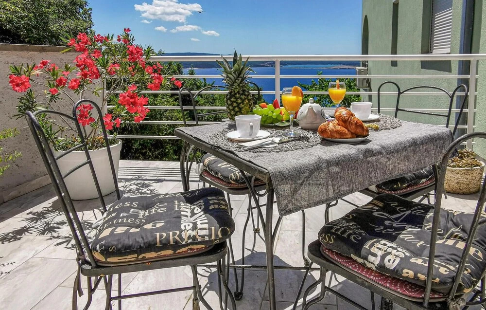 Amazing Home in Dramalj With Wifi and 2 Bedrooms