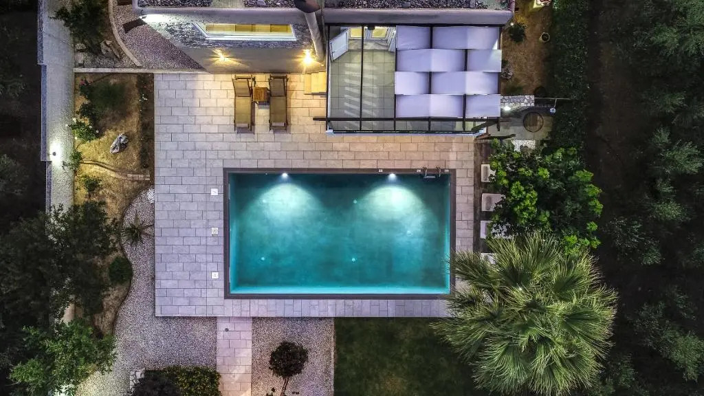 Petronila Luxury Villa with heated private pool