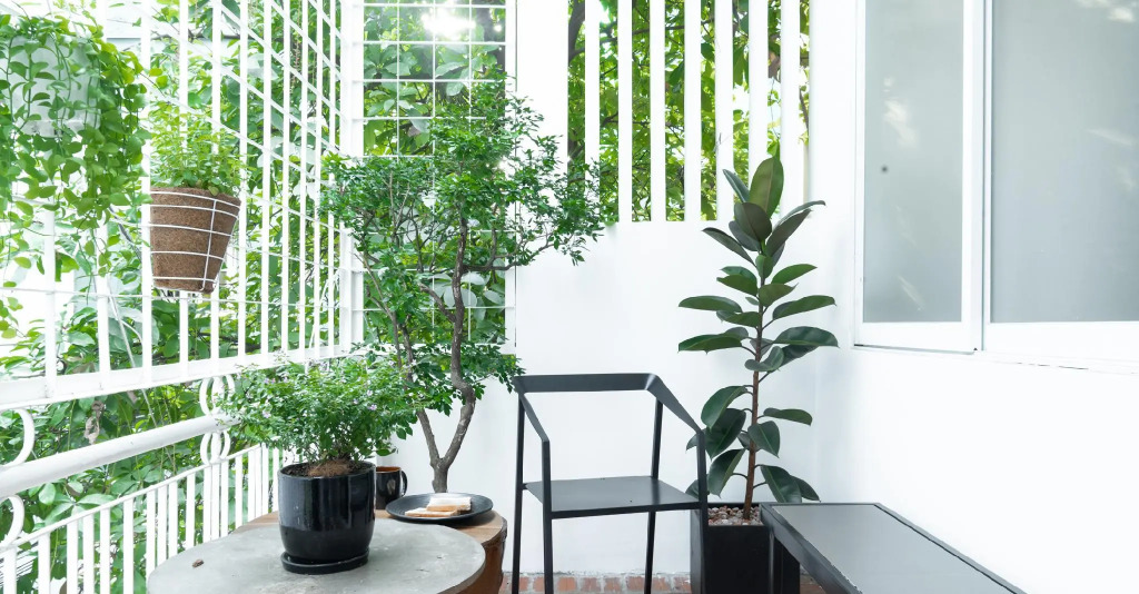 Pin Poshtel