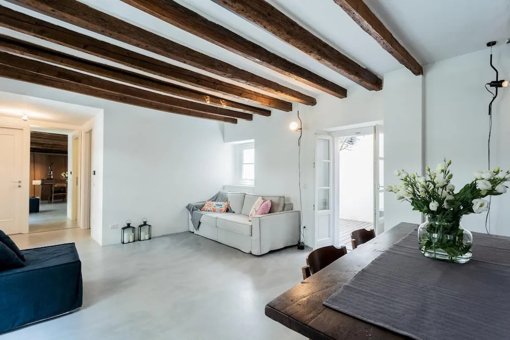 Co-c933-pvol10a1 - Shades Of Como With Private Terrace