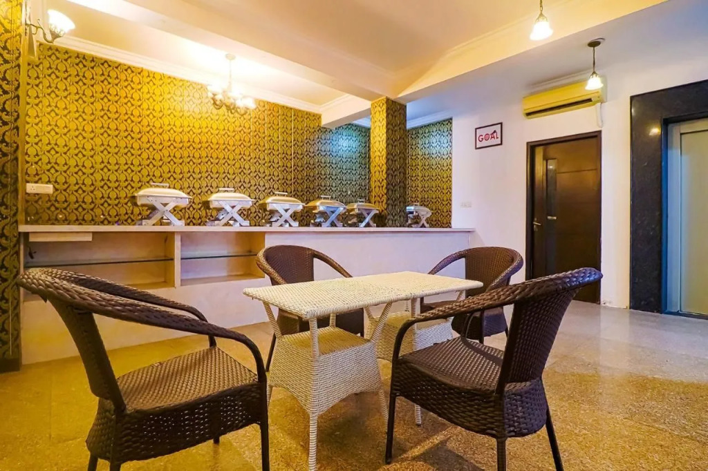 Blue Moon Residency Hotel & Restaurant