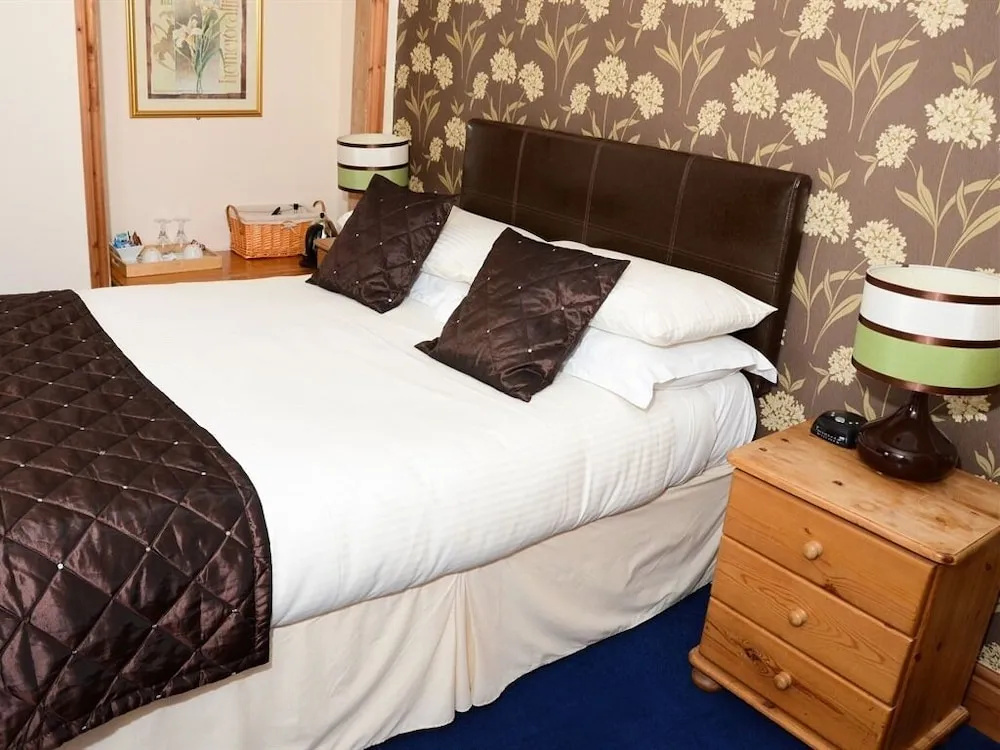 Pinewood Guest House