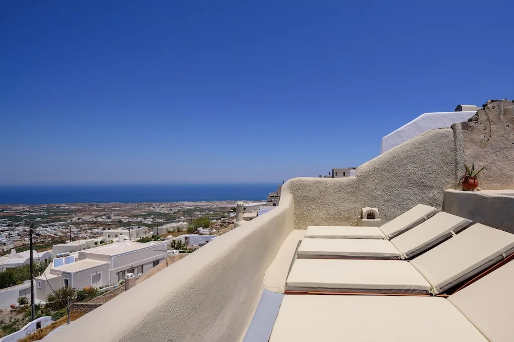 Diva Santorini Luxury Villa
