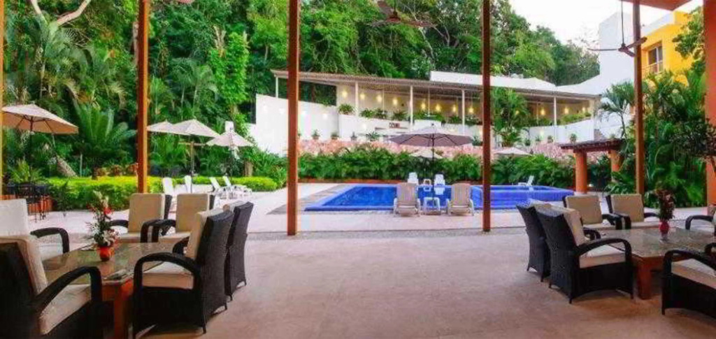 Hotel Ixzi Plus