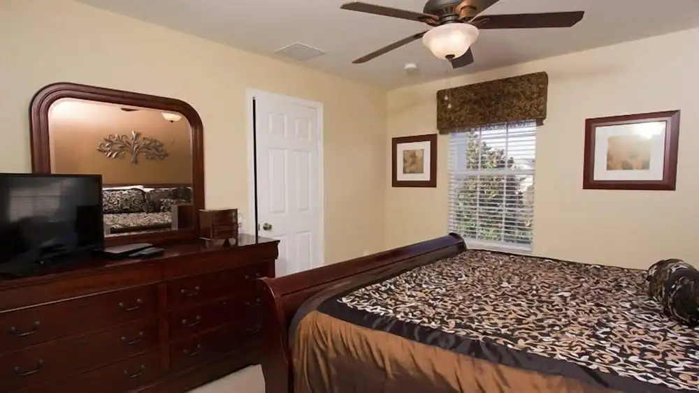 Luxurious 6 Bedroom 4 Bath Villa in Windsor Hills Resort