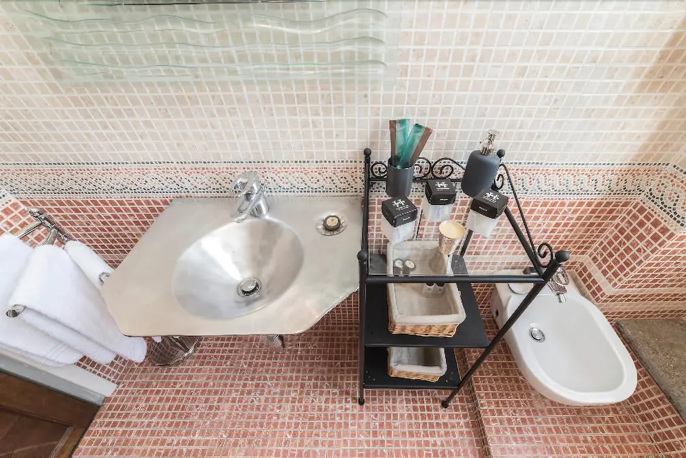 Hemeras Boutique House Servi