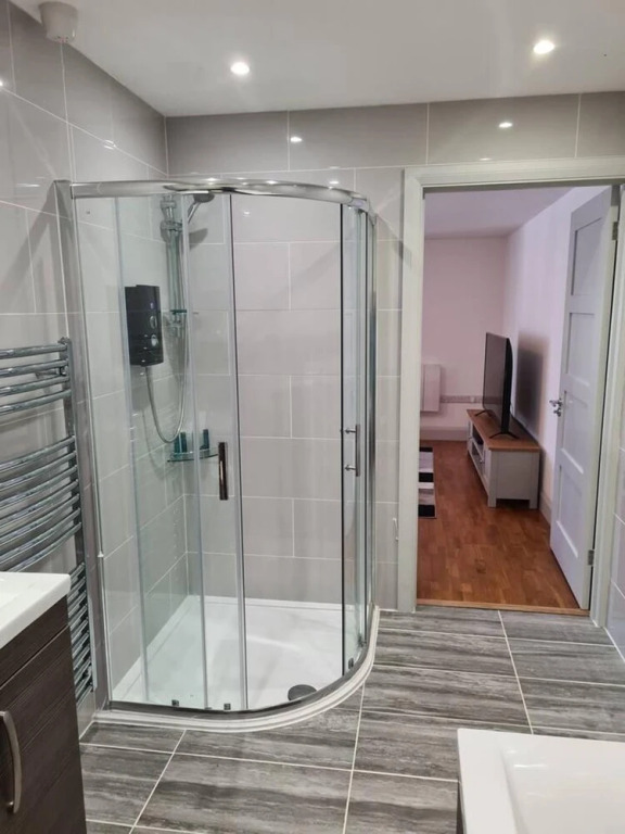 Remarkable 2-bed Apartment in Ilfracombe