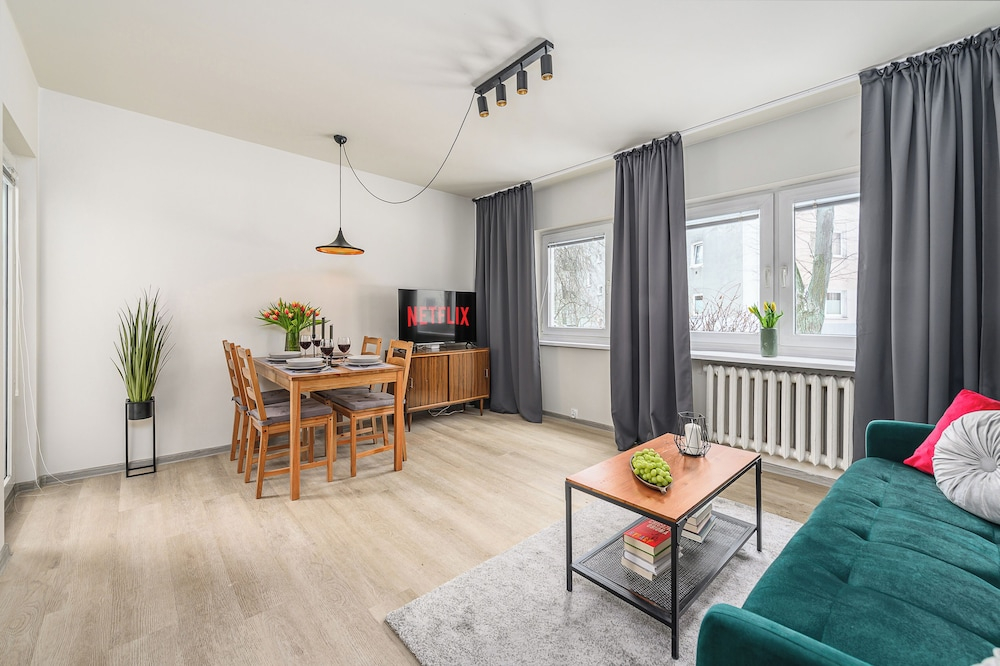 Lumina cozy 3-room apart near the metro