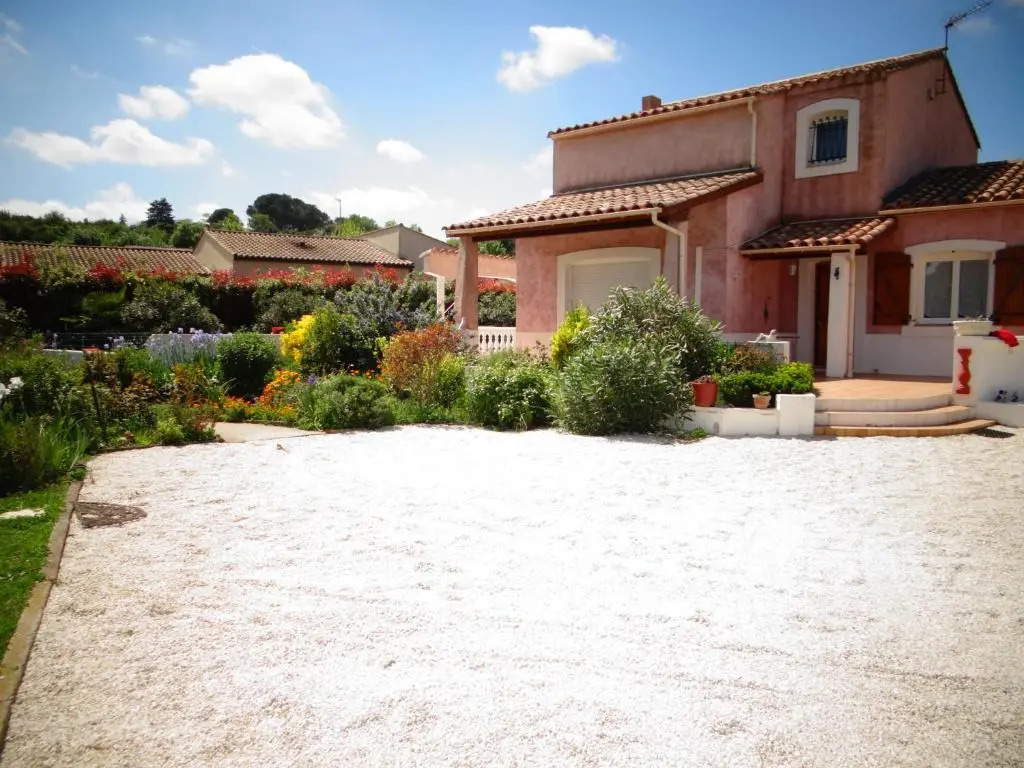 BELLE VILLA, 5 CHAMBRES à 5 min, en voiture, de CARCASSONNE