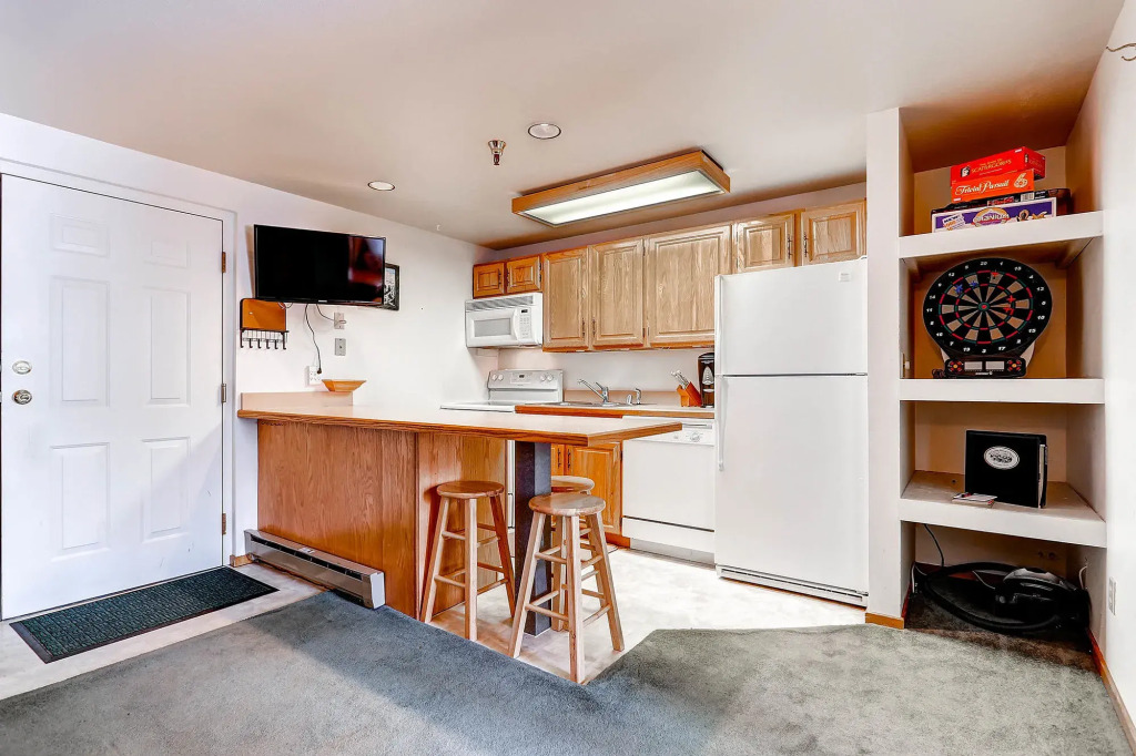 Tyra Lookout Condominiums by Ski Country Resorts