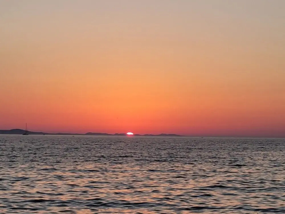 Petin - 5m From the sea - A1