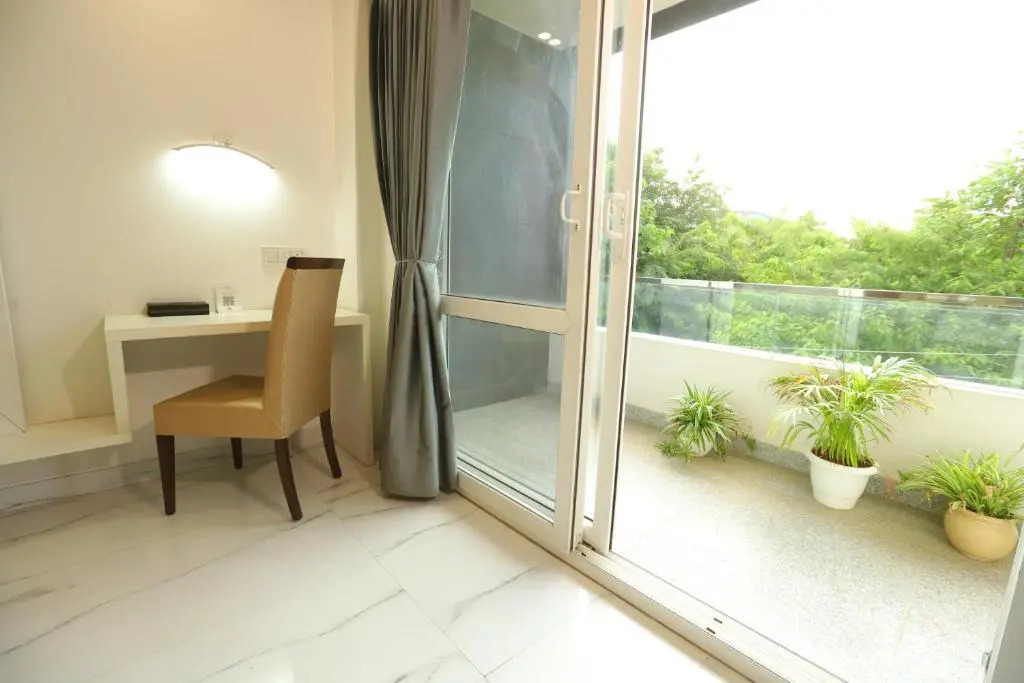 Hotel Keshav Residency - Medicity Gurugram, near Medanta Hospital, Pure Vegetarian