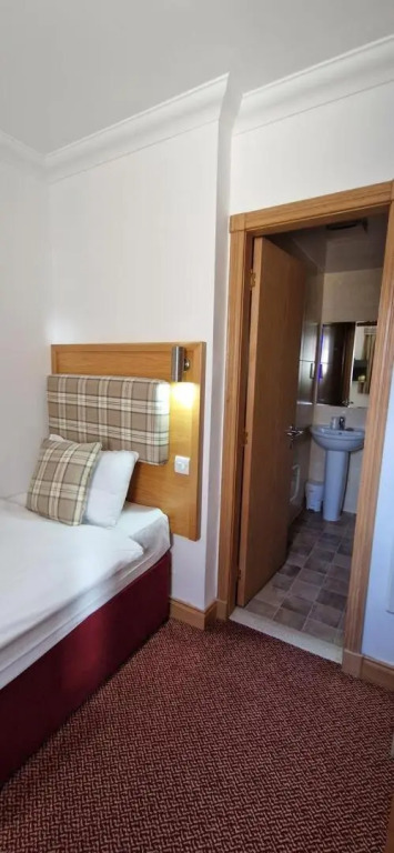Loch Long Hotel