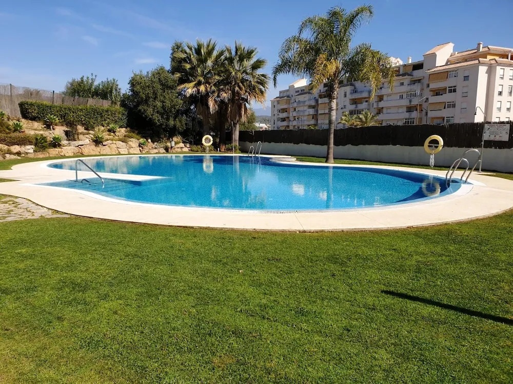 Apartment with 3 Bedrooms in Estepona, with Wonderful Mountain View, Shared Pool, Furnished Terrace - 2 Km From the Beach