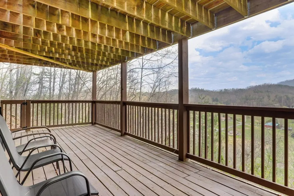 'scenic Solitude' w/ Hot Tub: 3 Mi to Pigeon Forge