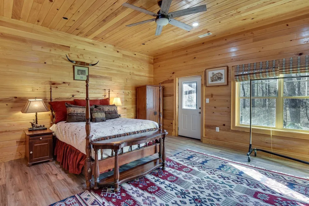 Mountain-view Cabin ~ 2 Mi to Downtown Clayton!