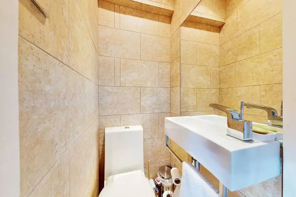 Spacious 2bed flat 7min walk from the tube station