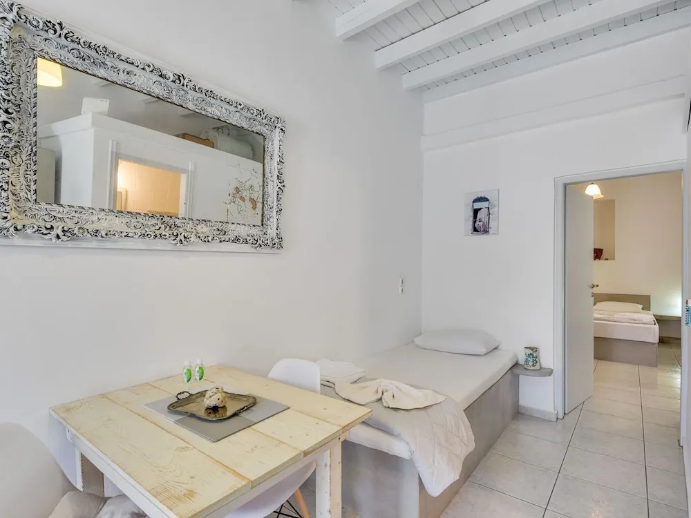 Snug Holiday Home in Tripiti with Roof Terrace near Water Sports
