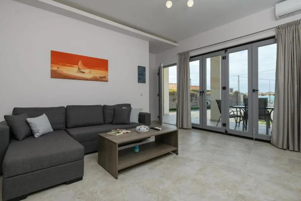 Coral Sea Apartment