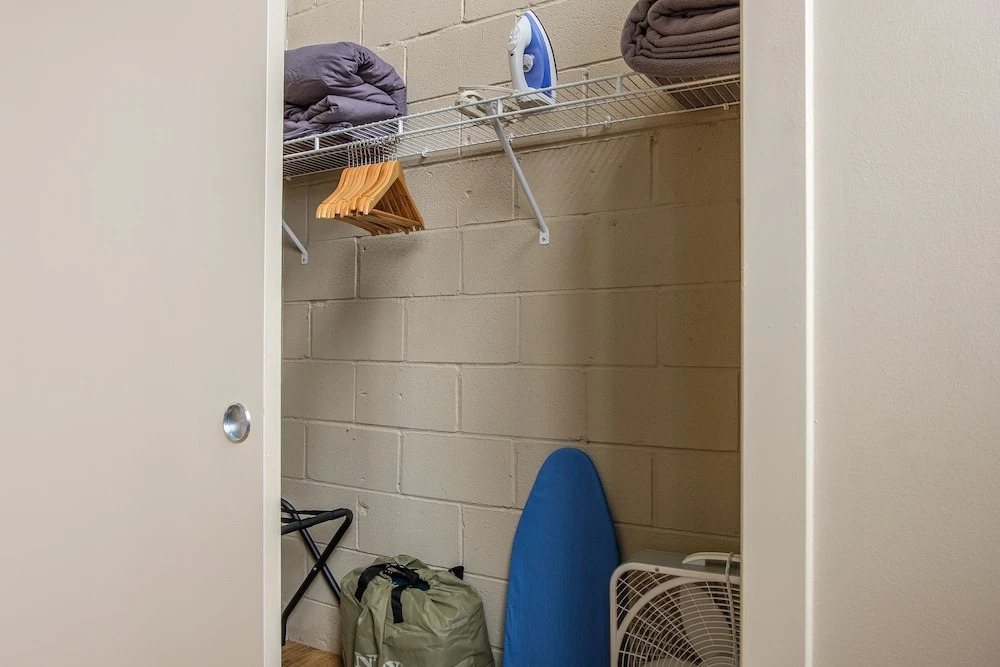1 & 2 BR Apts w/ Gym, WiFi & Laundry by Frontdesk