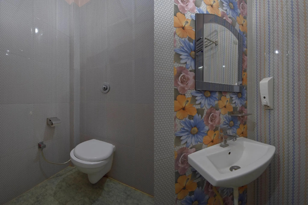 OYO 40860 Hotel Ramaa Inn
