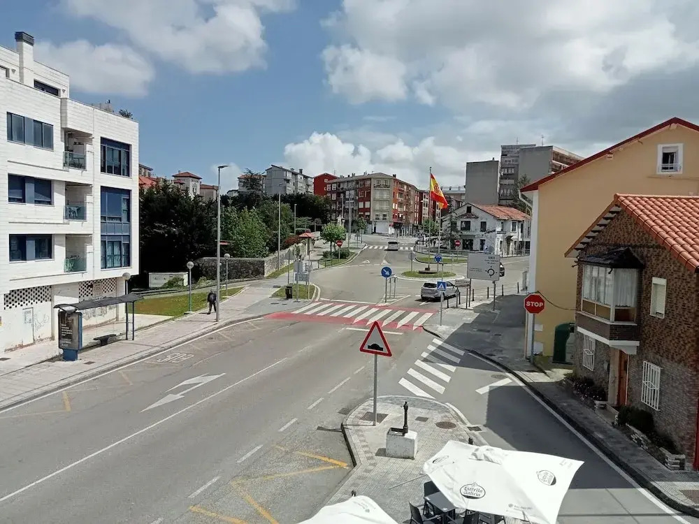 Coquetty Housing In Santander Bay