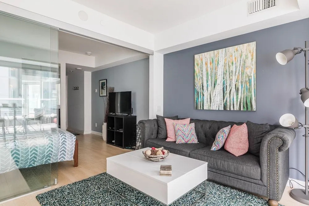 Newly Decorated Yorkville Condo