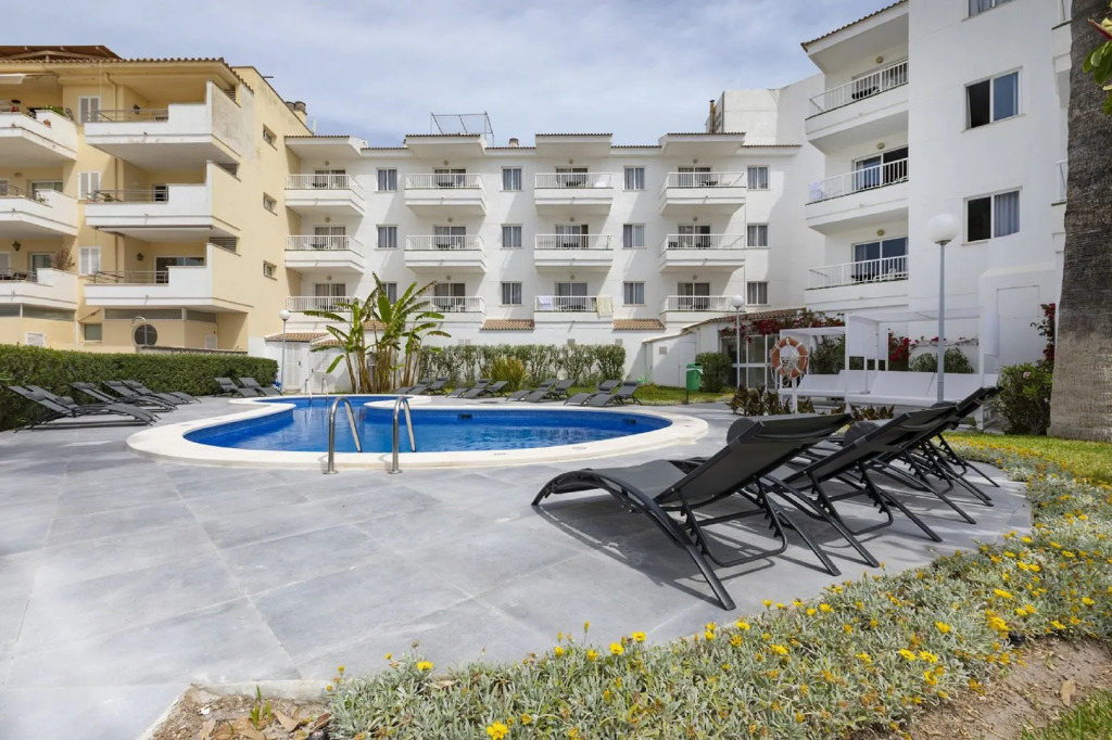 Sand Beach Apartments