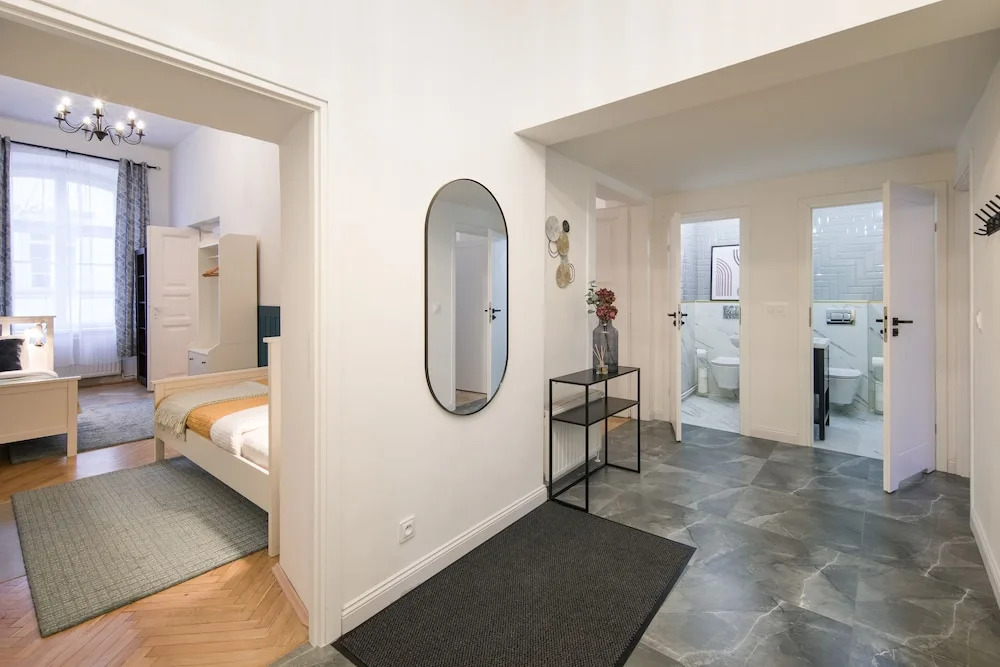 Wawelove Spacious 3 Bedroom Apartment