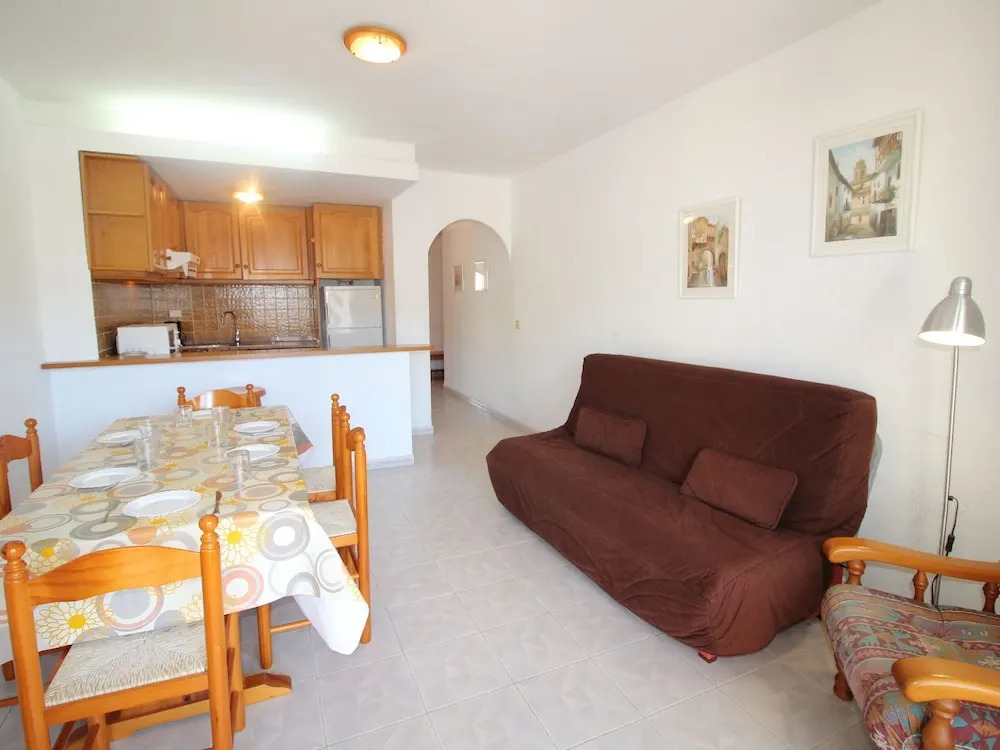 Apartment in Empuriabrava, 400 meters from the beach, sleeps 6 people