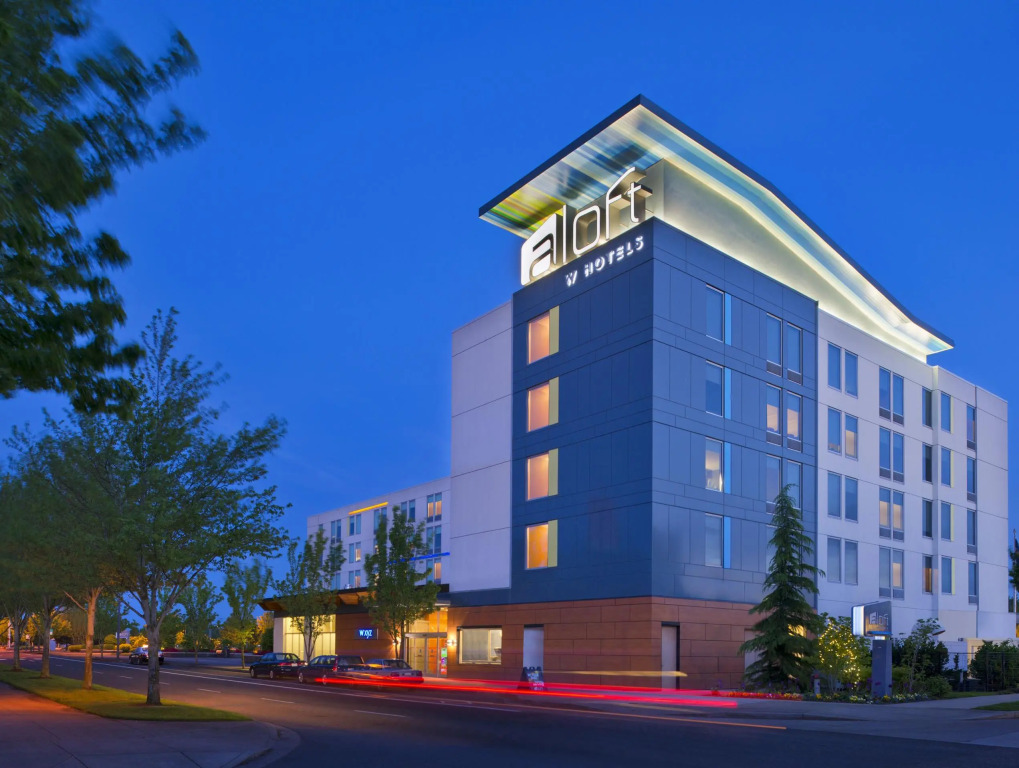 Aloft by Marriott Portland Airport at Cascade Station