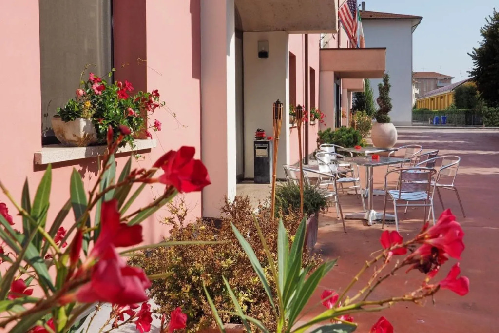 Hotel Versailles
