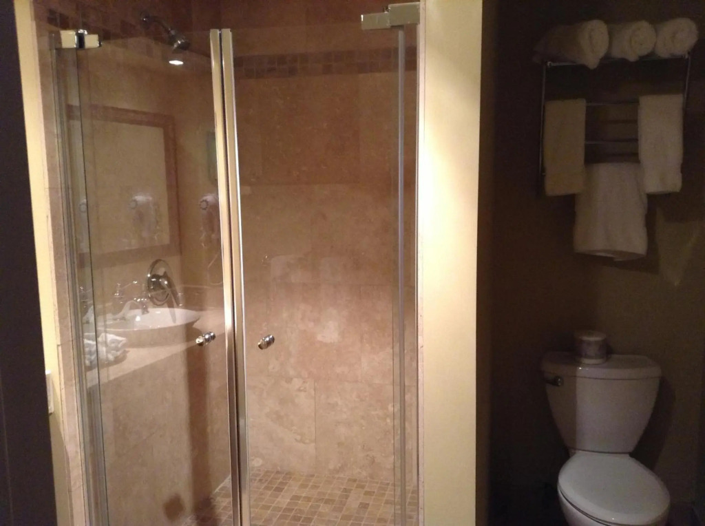 Hotel Brossard, an Ascend Collection Hotel