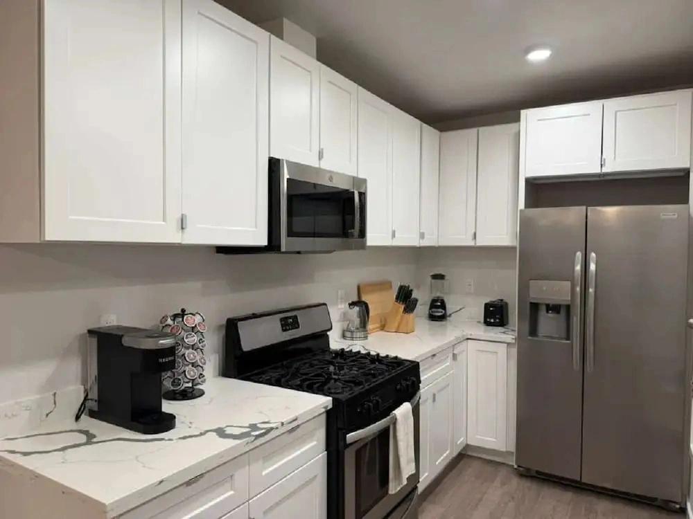 OneLuxStay Coastal 2BR Near Beach