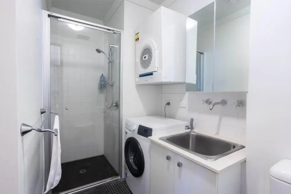 Lovely 2BR Apartment in West Perth With Parking!