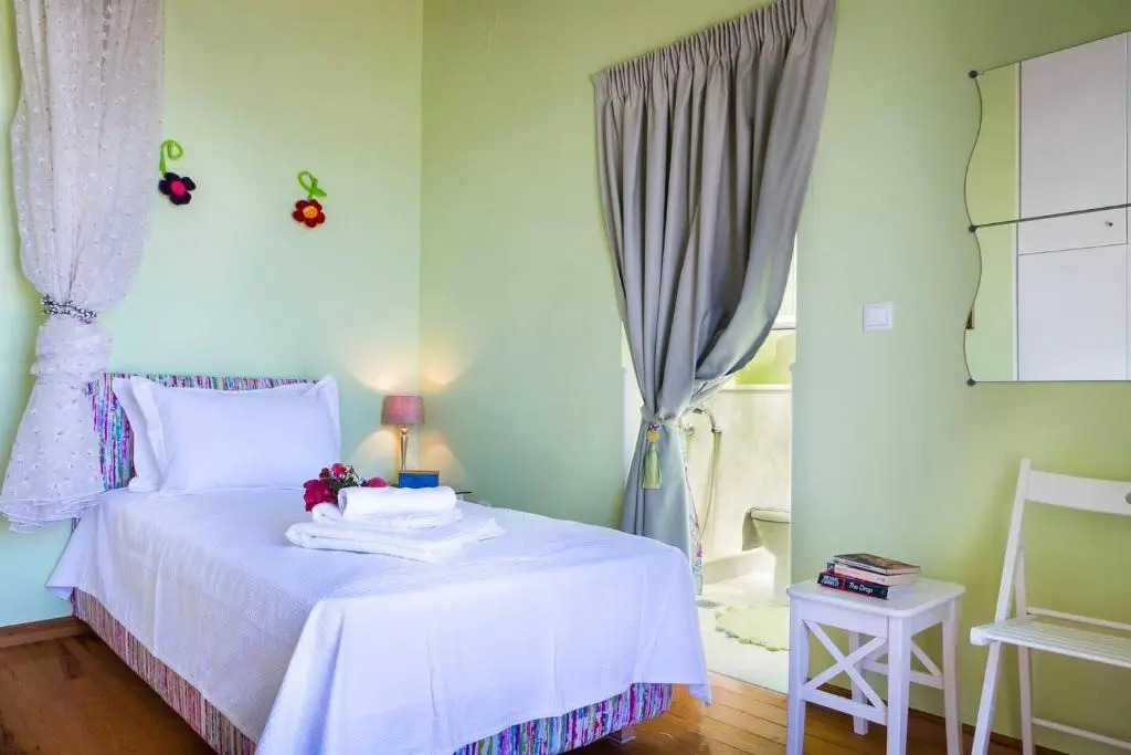 6 Bedroom Luxury Villa Above Ai Helis Beach