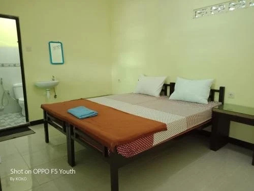 Yellow Hostel