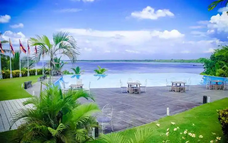 Mesra Sangkulirang Bay