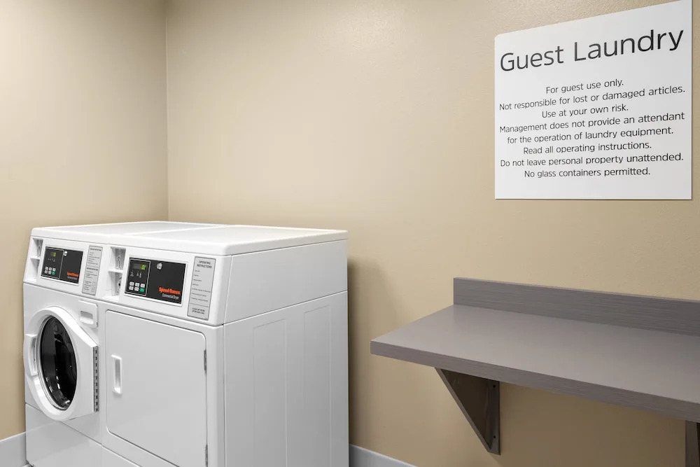Holiday Inn Express & Suites - Elkhorn - Lake Geneva Area by IHG