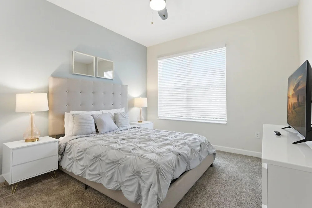5BR Family Home, Pool, Theme Beds, Space, Location