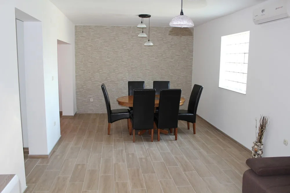 Savić Biograd