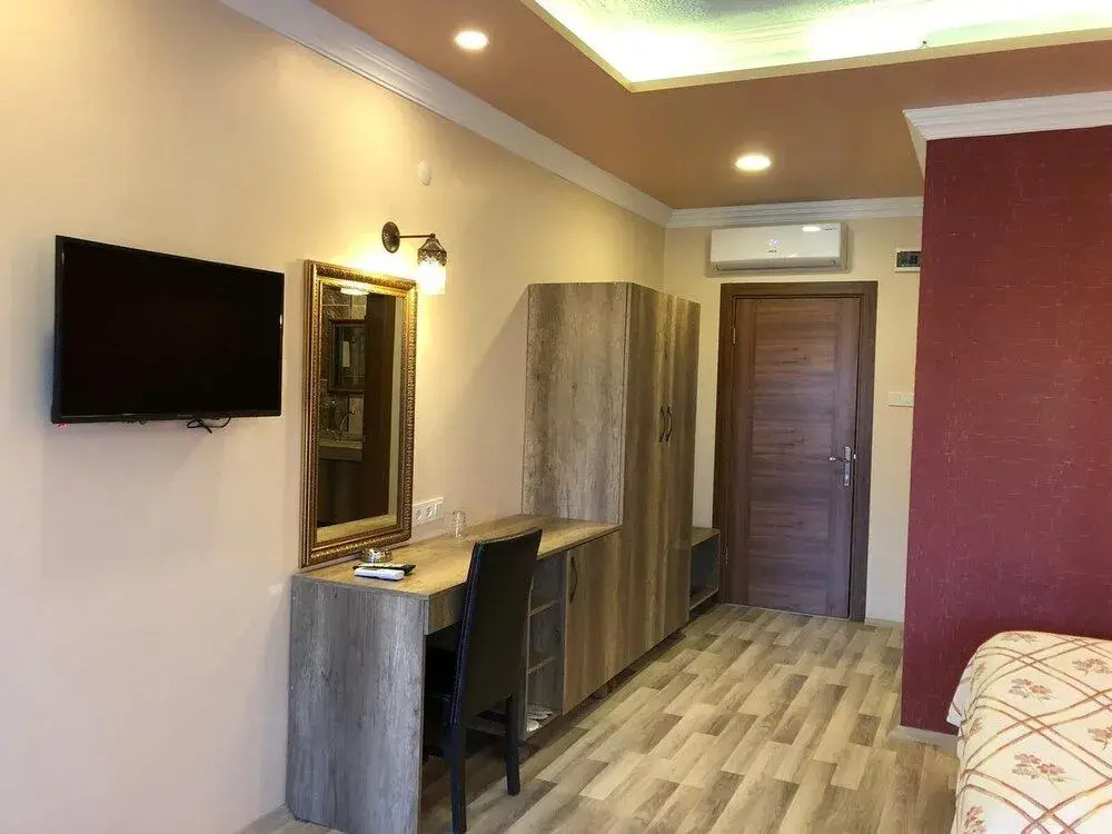 Assos Kadırga Otel