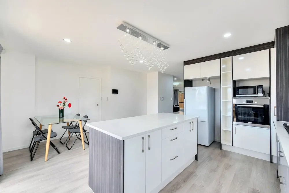 Superb Holiday Home near Airport