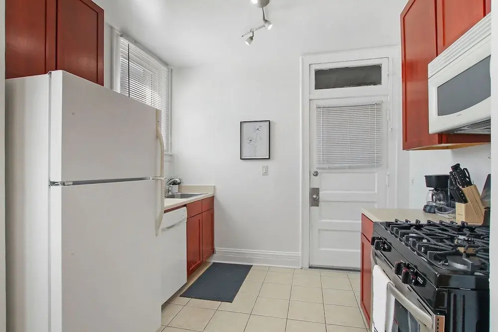 Ideal 1BR Apt - Cullom C2