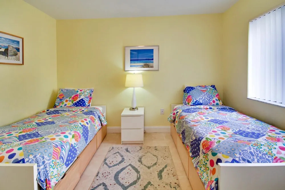 Land's End 205 Building 6 Beachfront With Private Balcony!