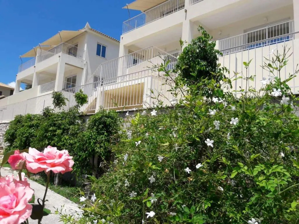 Akti Zaga Apartments