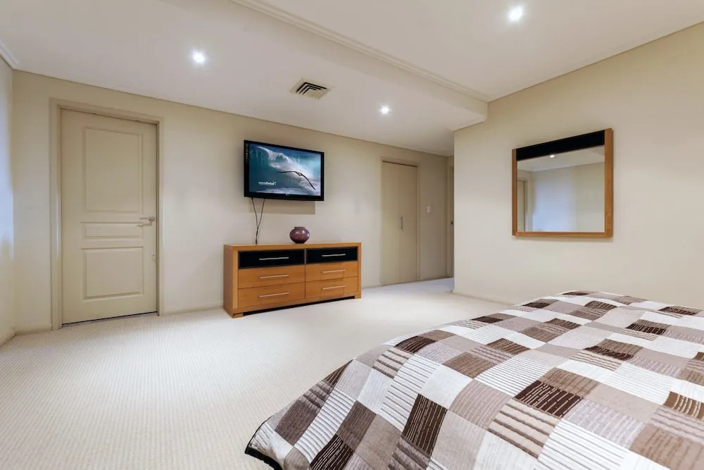 Scirocco, Unit 1/23 Tomaree Street
