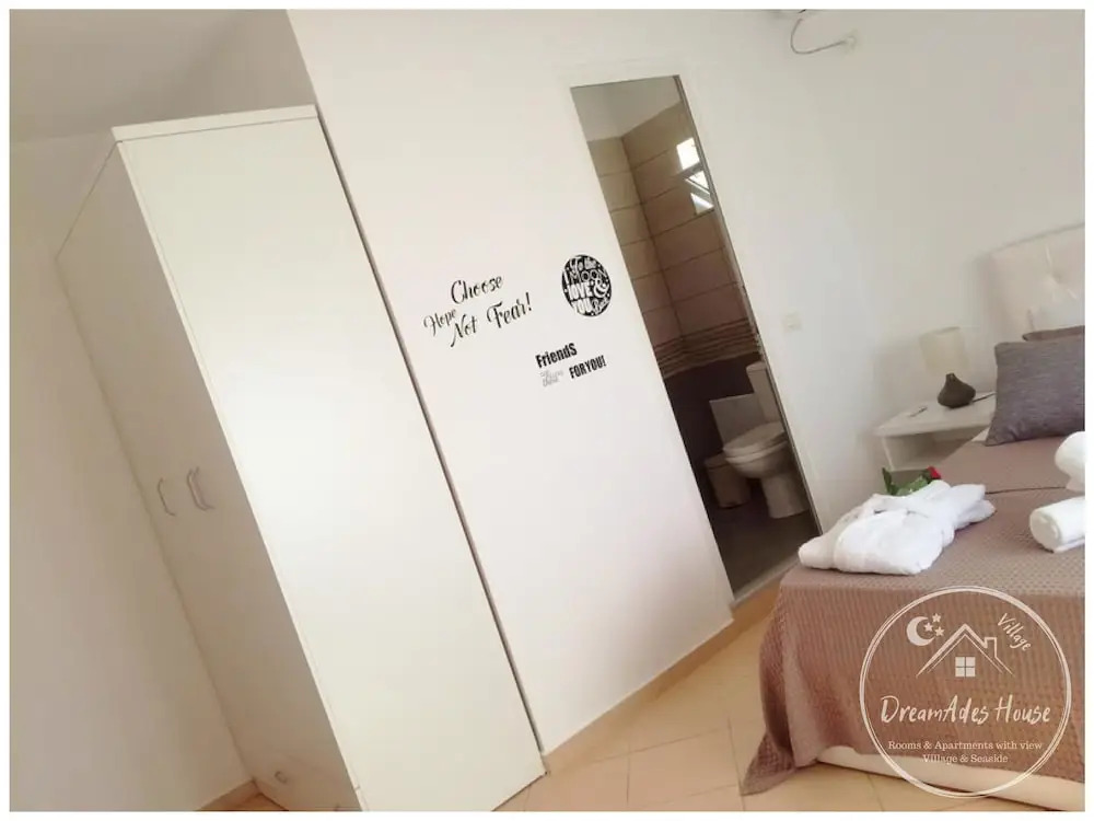 DreamAdes House