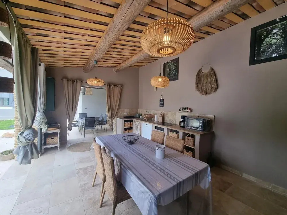 Charming Holiday House With Private Pool, Maillane