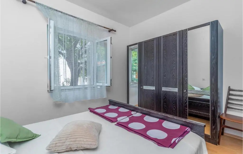 Amazing Apartment in Novi Vinodolski With Wifi and 3 Bedrooms